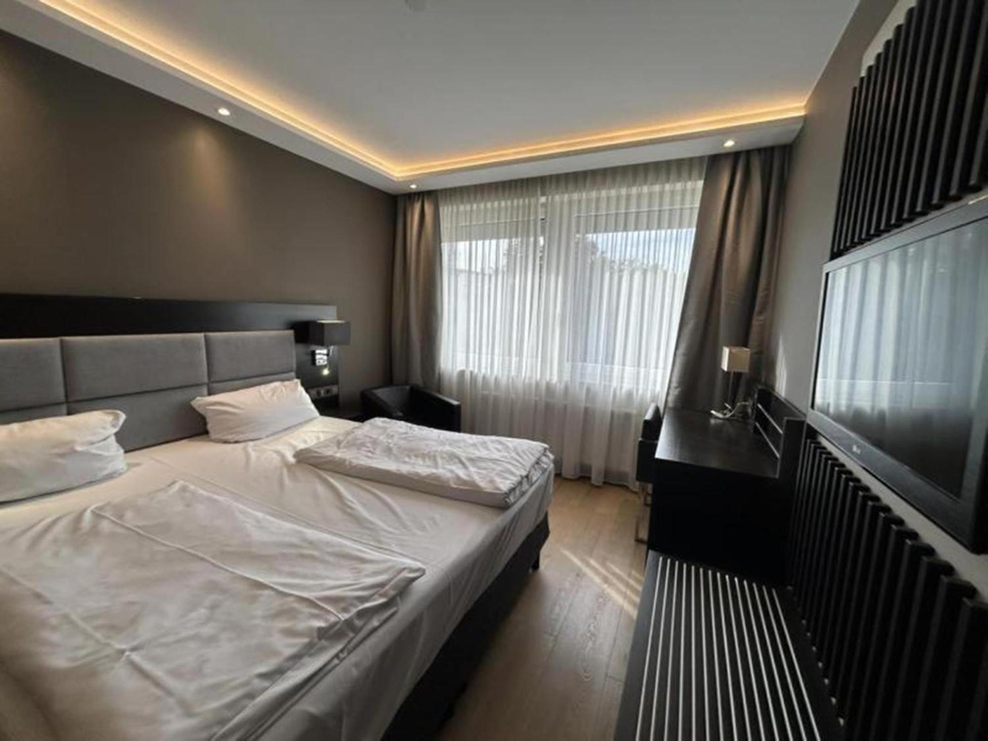 Zi Hotel Karlsruhe Ngoại thất bức ảnh