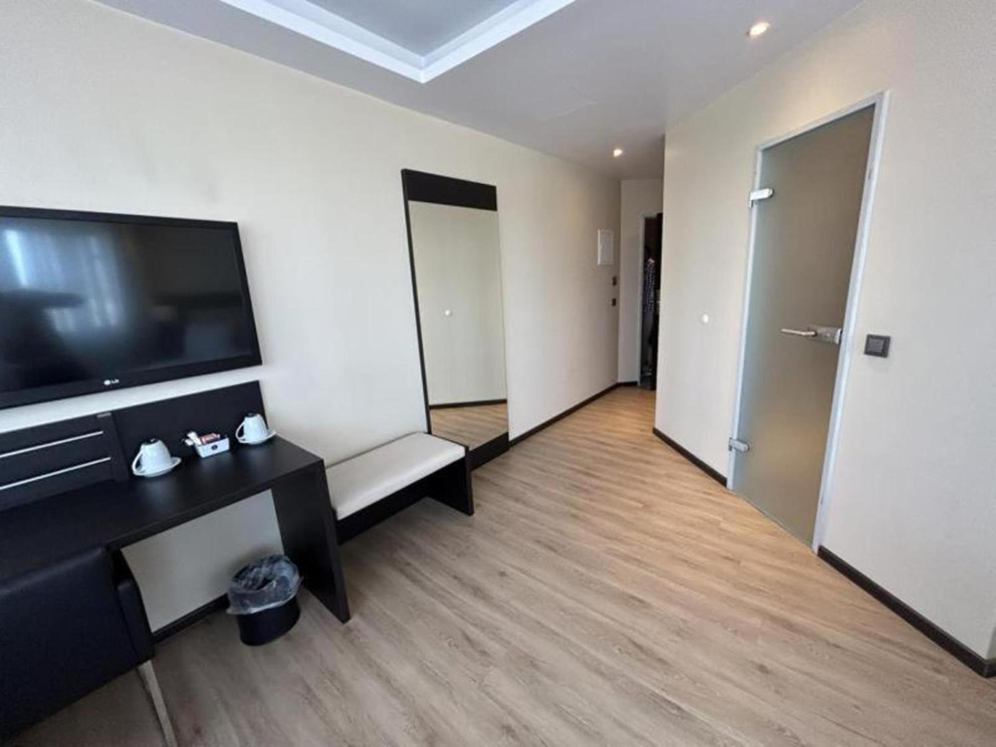 Zi Hotel Karlsruhe Ngoại thất bức ảnh