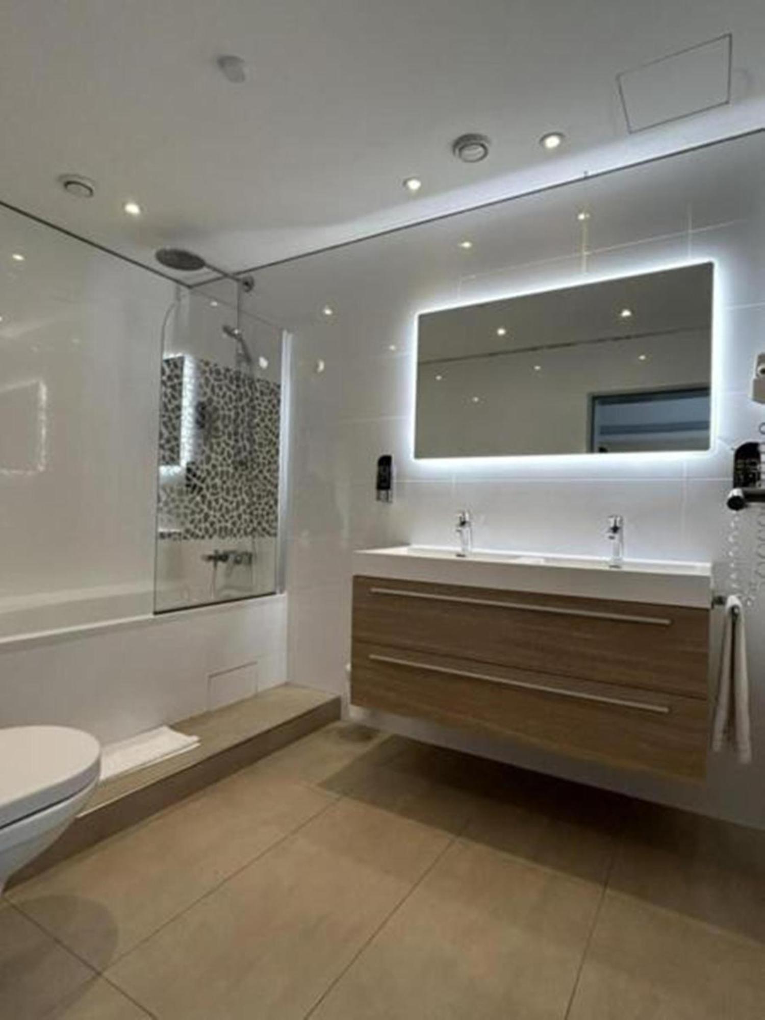 Zi Hotel Karlsruhe Ngoại thất bức ảnh