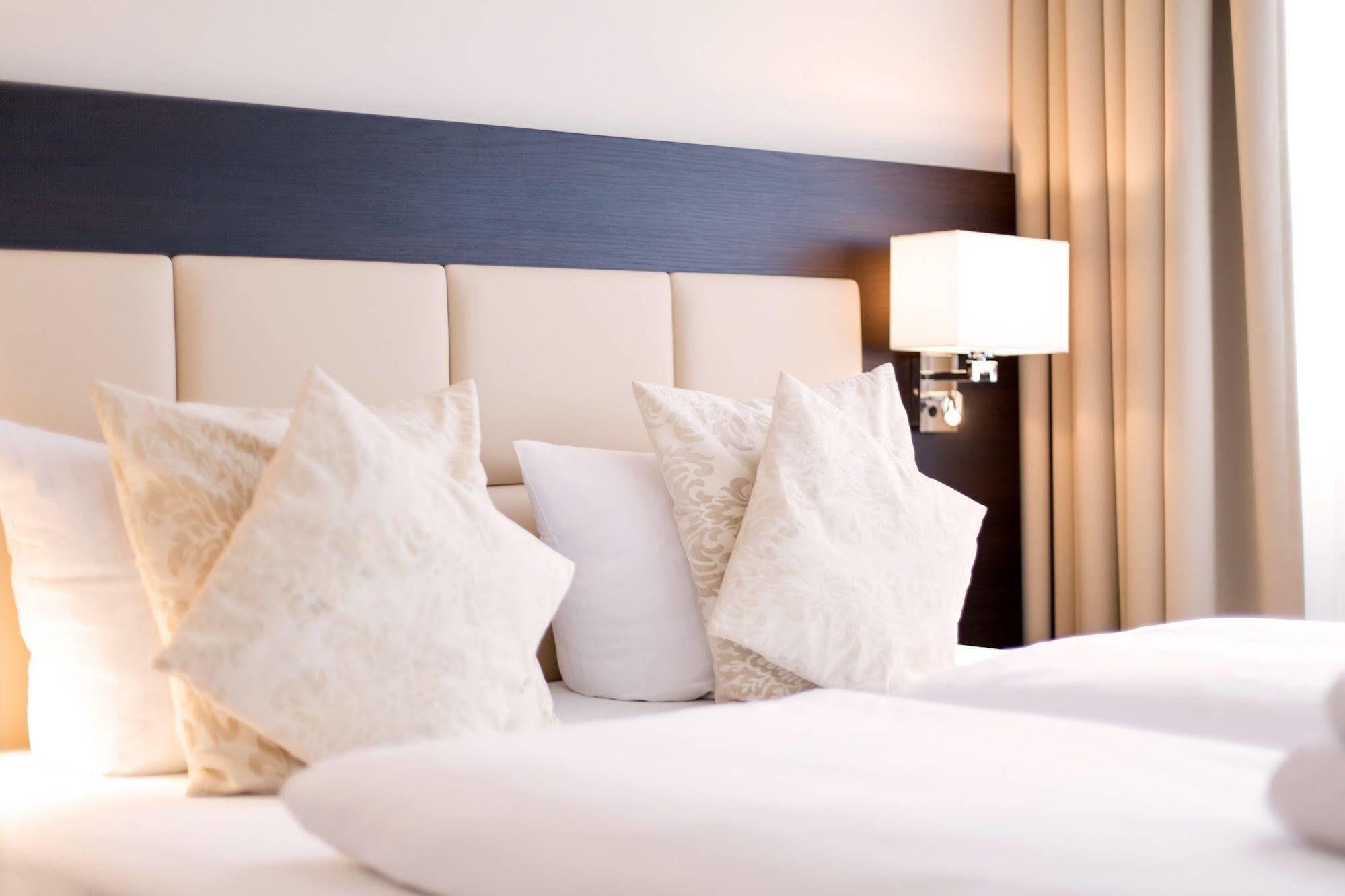 Zi Hotel Karlsruhe Ngoại thất bức ảnh