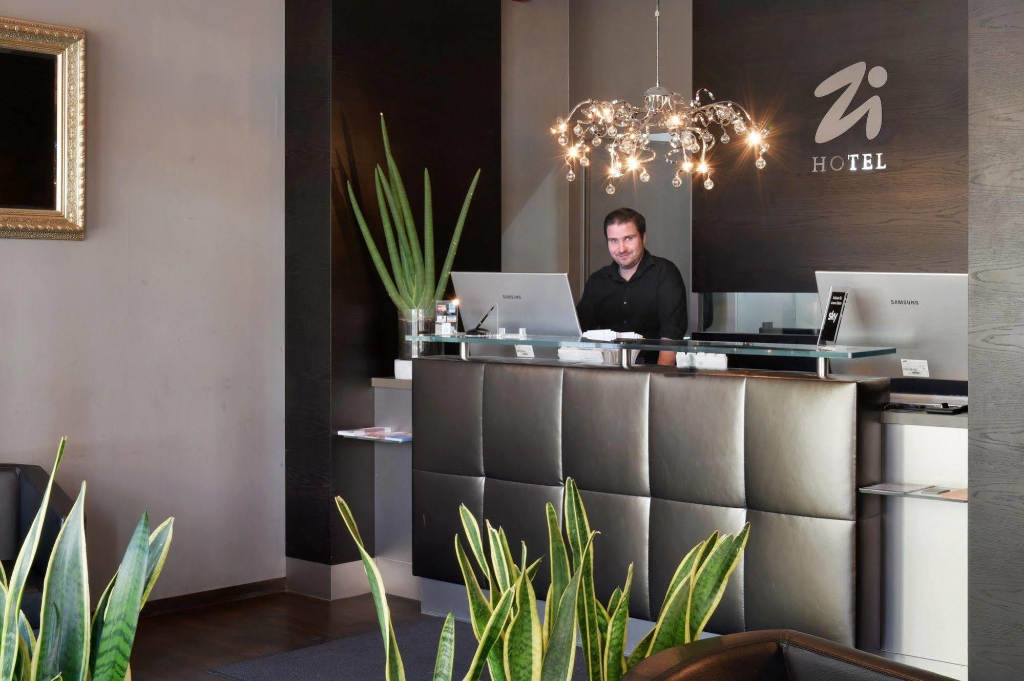 Zi Hotel Karlsruhe Ngoại thất bức ảnh
