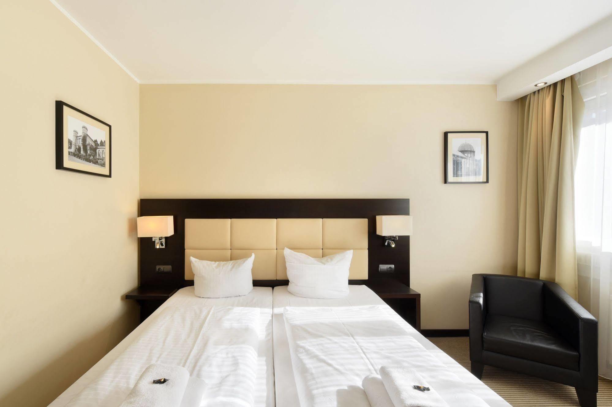 Zi Hotel Karlsruhe Ngoại thất bức ảnh