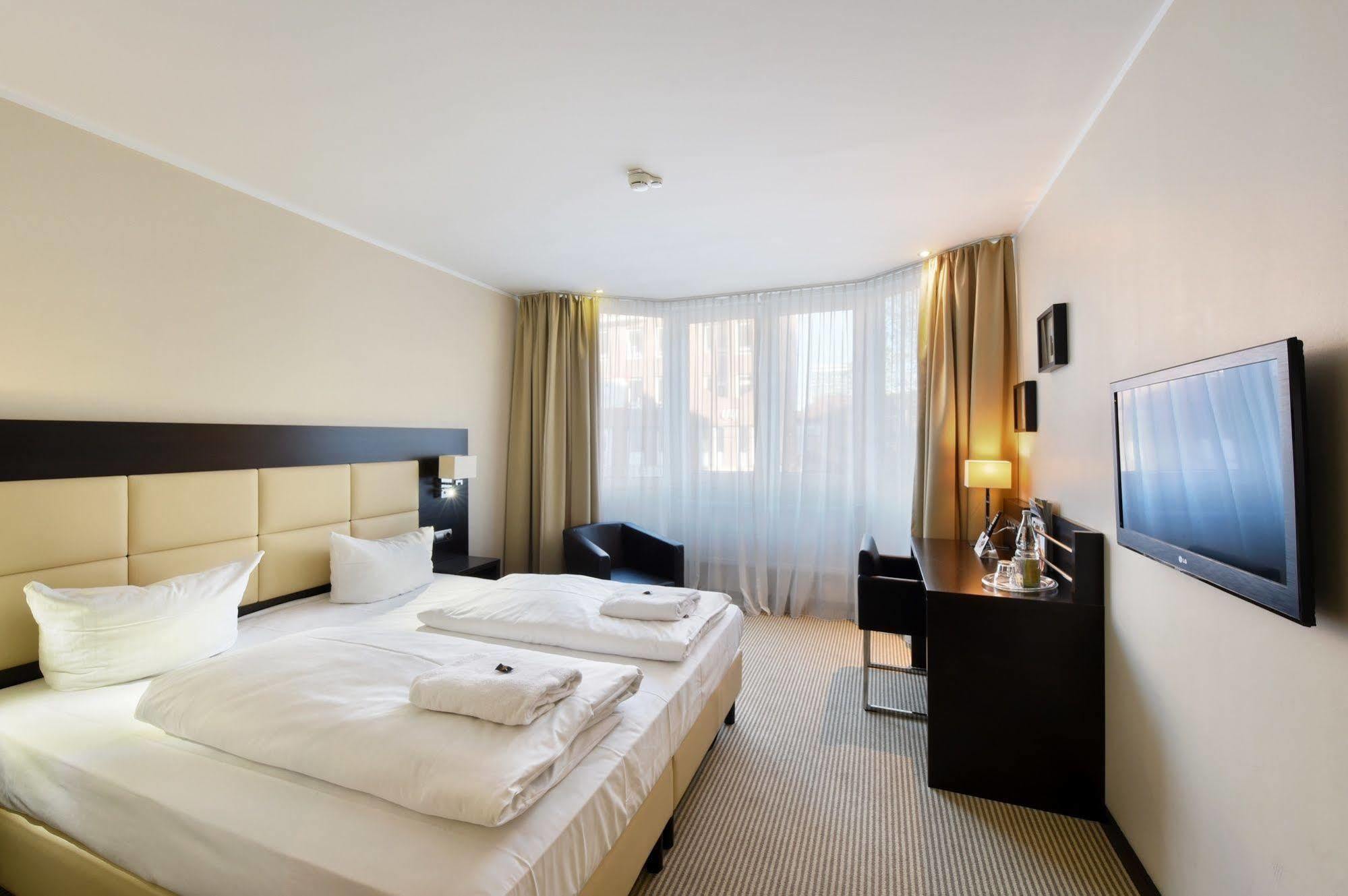 Zi Hotel Karlsruhe Ngoại thất bức ảnh